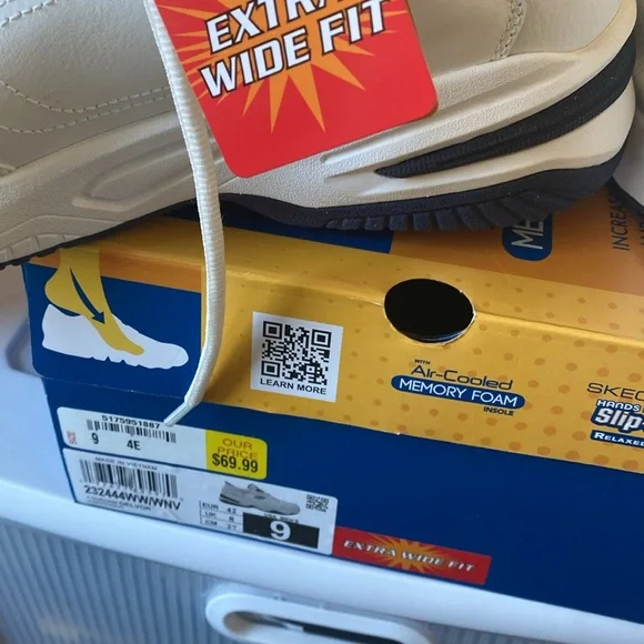 Skechers men’s slip in athletic shoes size 9 4E new without tags or tags - Picture 7 of 7